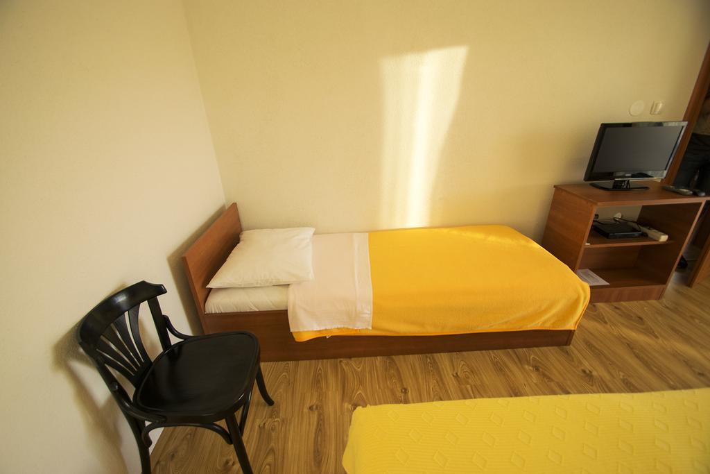 Apartments Zile Starigrad Paklenica Room photo