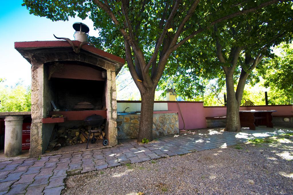 Apartments Zile Starigrad Paklenica Exterior photo